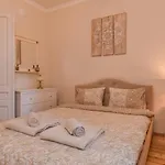 Spacious Vintage 2Br, 2Bath Apartment By Flat Mаnager