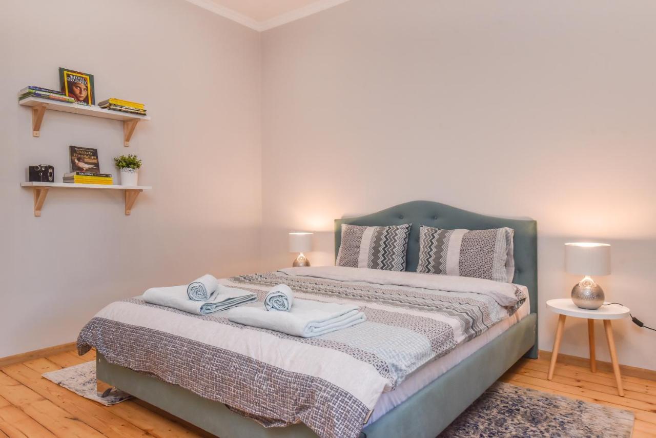 Spacious Vintage 2br, 2bath By Flat Mаnager Apartemen *